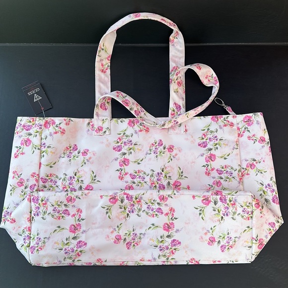 New GUESS Rainbow Logo Canvas Tote(Travel Bag) - Picture 7 of 9